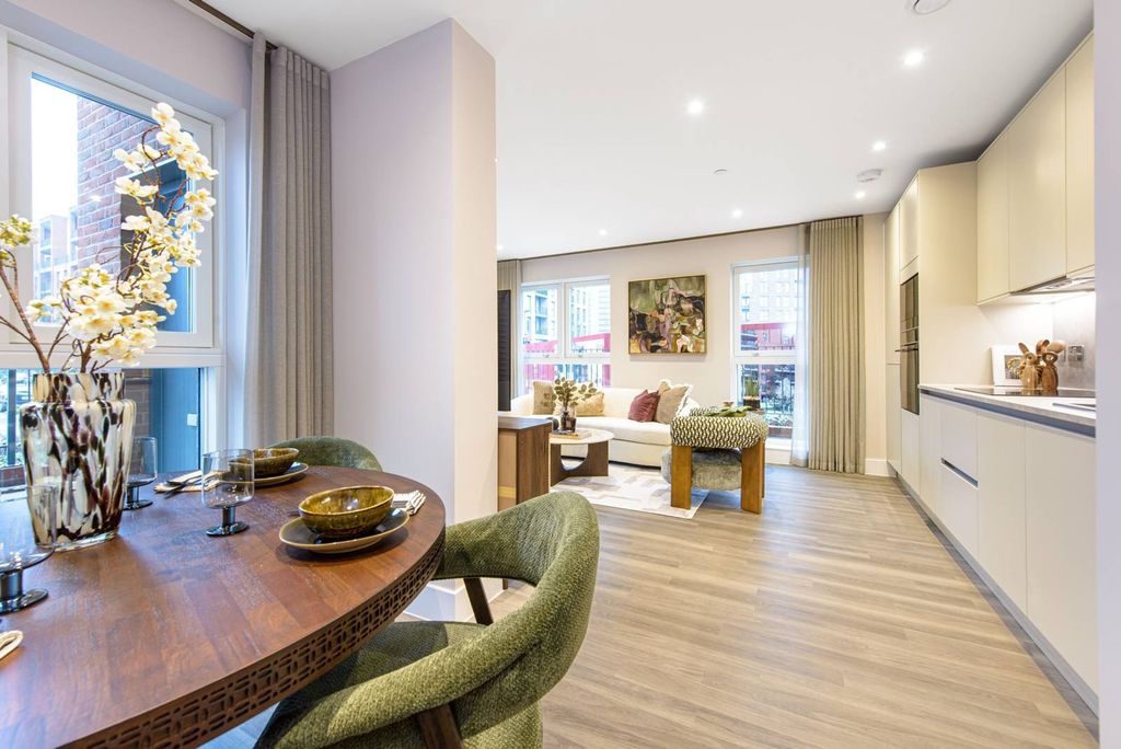 Property photo 1 of 21