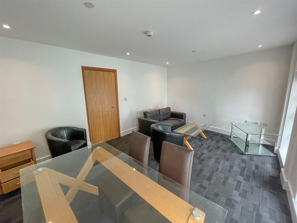 Property photo 3 of 9 Apt 1 Courtyard -8.Jpg