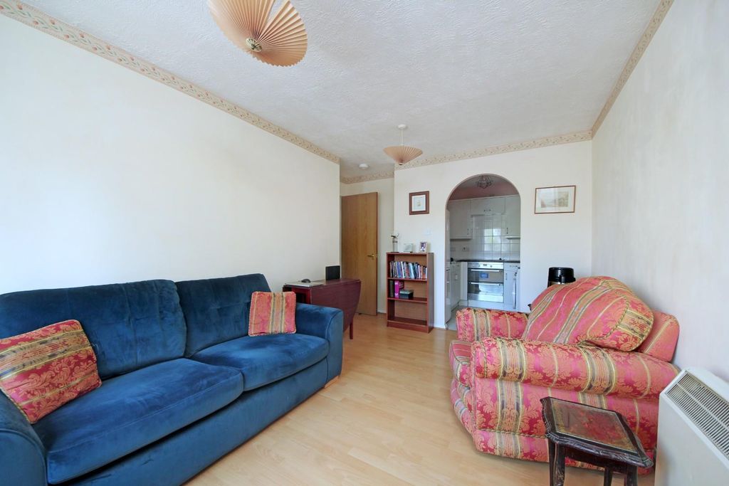 Property photo 2 of 6