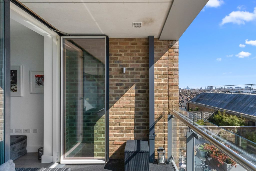 Property photo 2 of 10