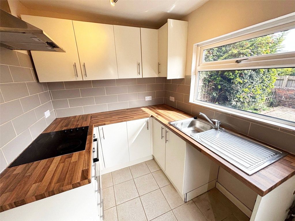 Property photo 2 of 9 Picture No. 20