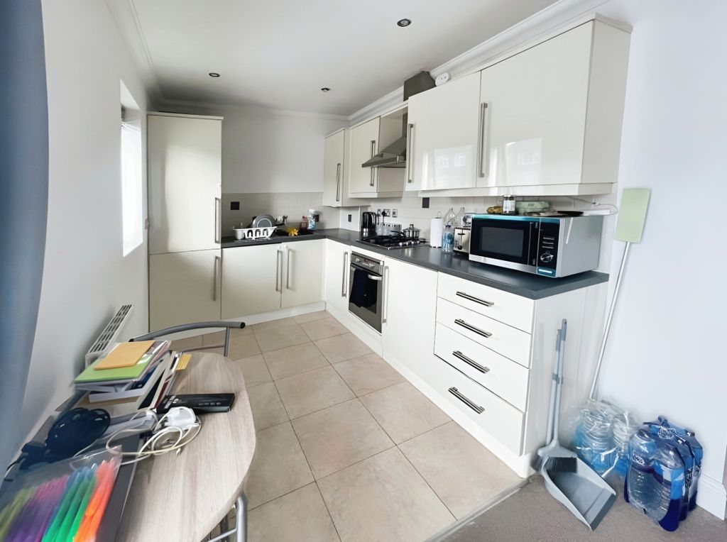 Property photo 2 of 5 Kitchen