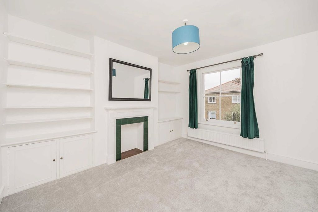 Property photo 2 of 5