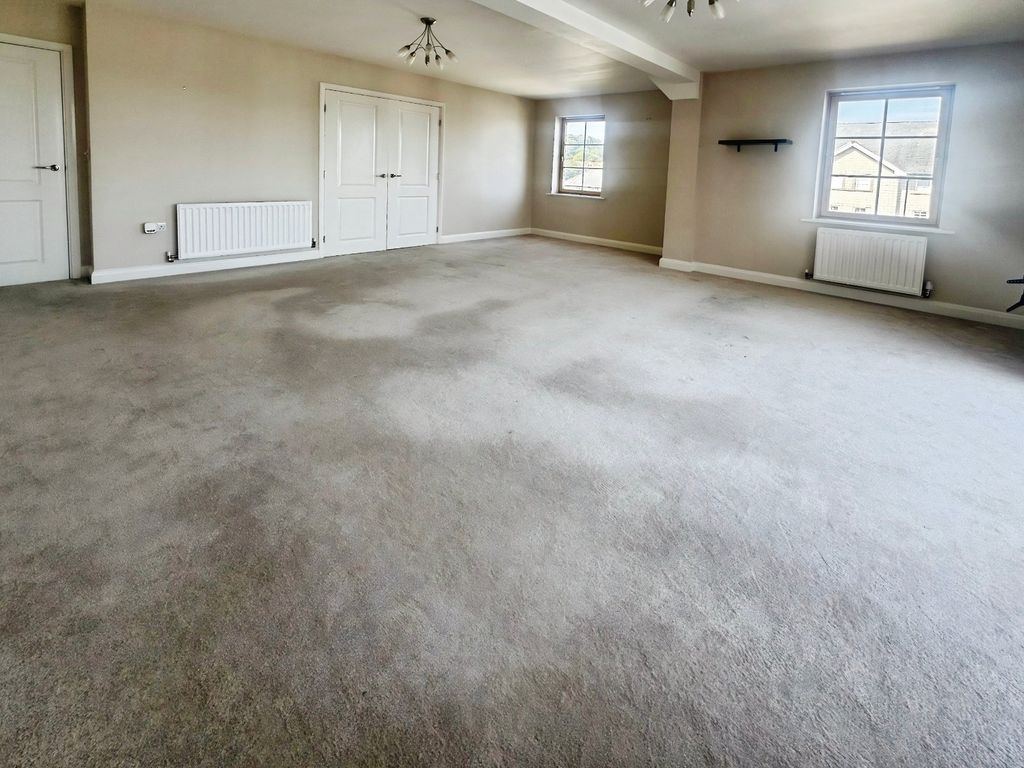 Property photo 2 of 12 Living Room