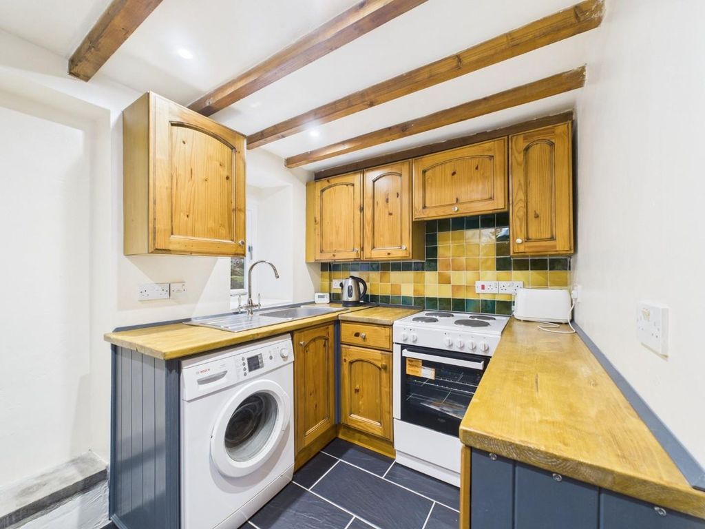 Property photo 3 of 13 Kitchen