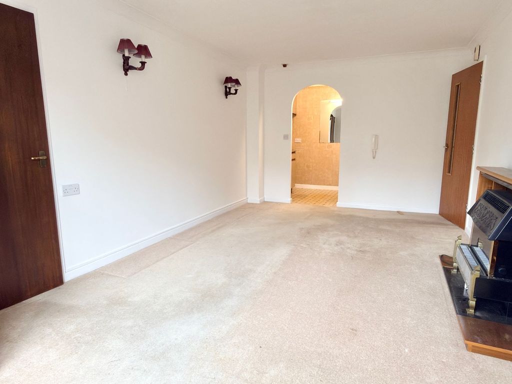 Property photo 3 of 10