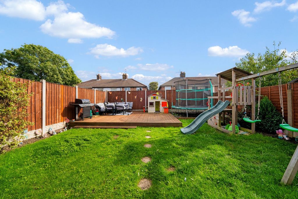 Property photo 2 of 26
