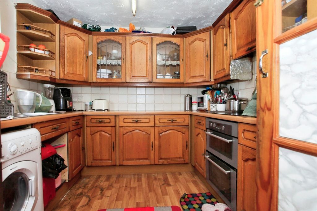 Property photo 2 of 8