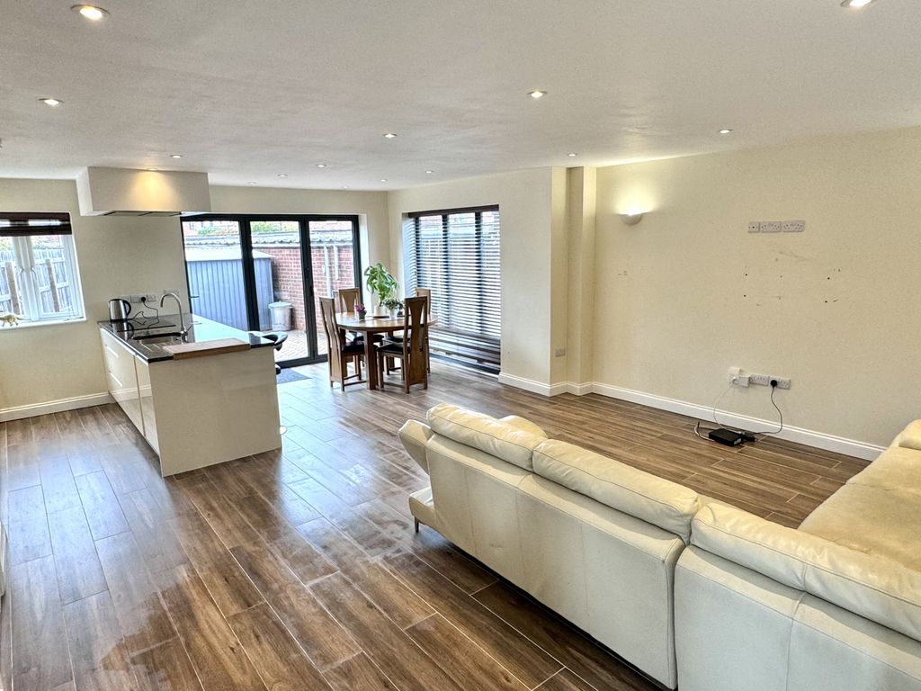 Property photo 2 of 14 Img_0641