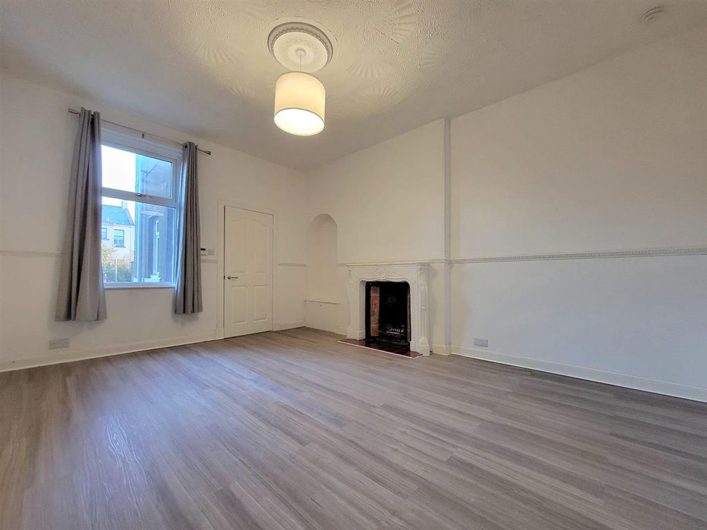 Property photo 2 of 10 Knm0080Levi Lounge (1).Jpg