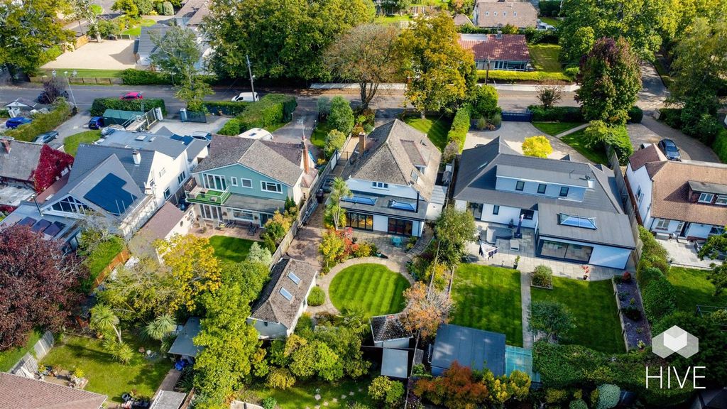 Property photo 2 of 35