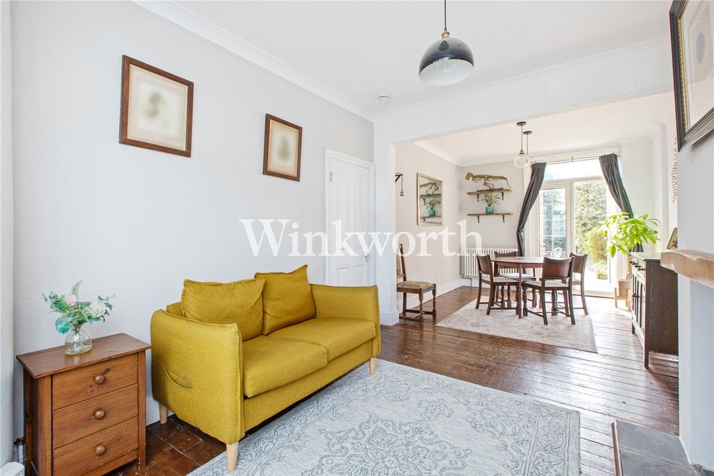Property photo 1 of 18 Picture No. 04