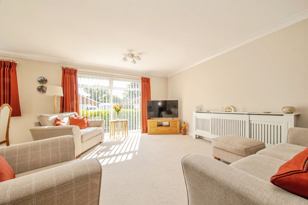 Property photo 3 of 17