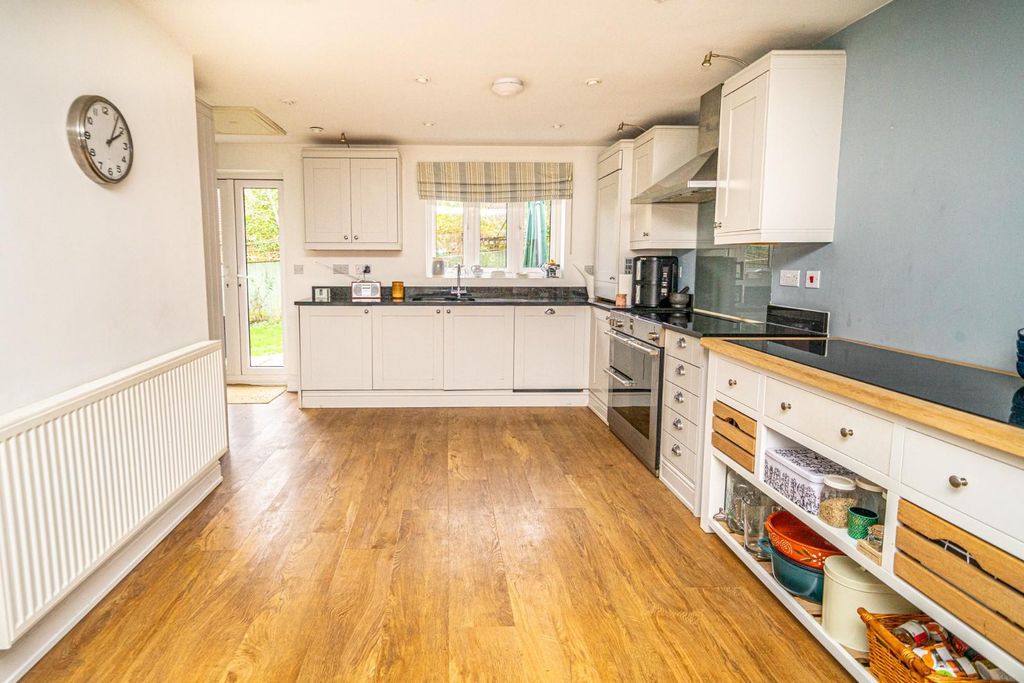 Property photo 3 of 26