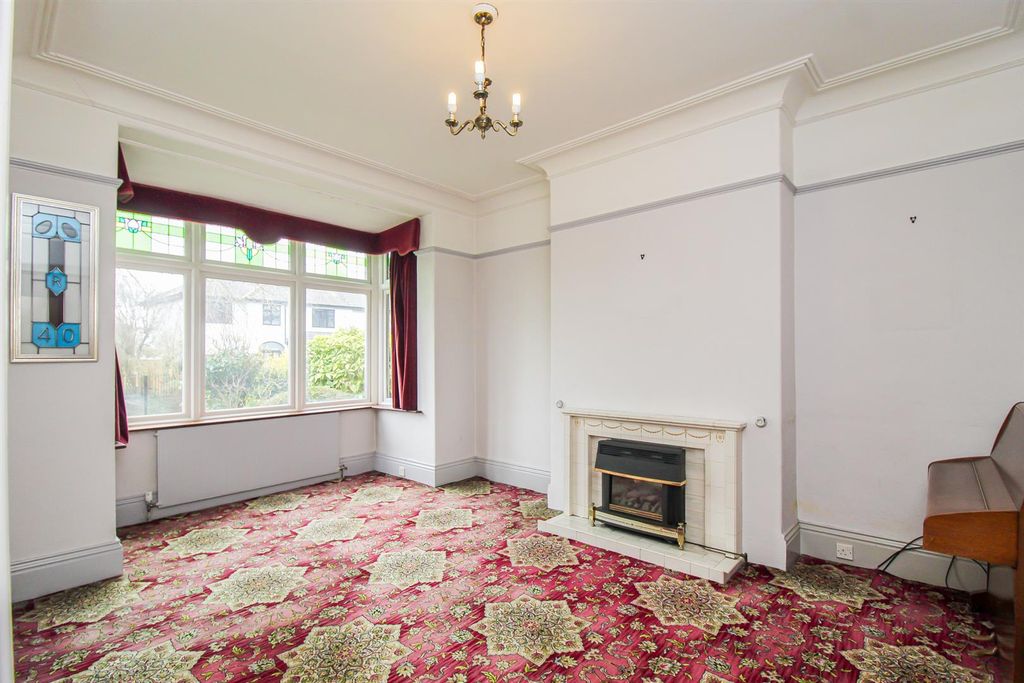 Property photo 3 of 10 Lounge