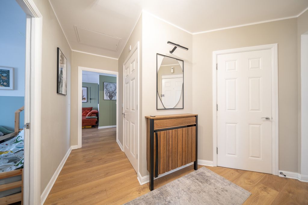 Property photo 2 of 13 143732510