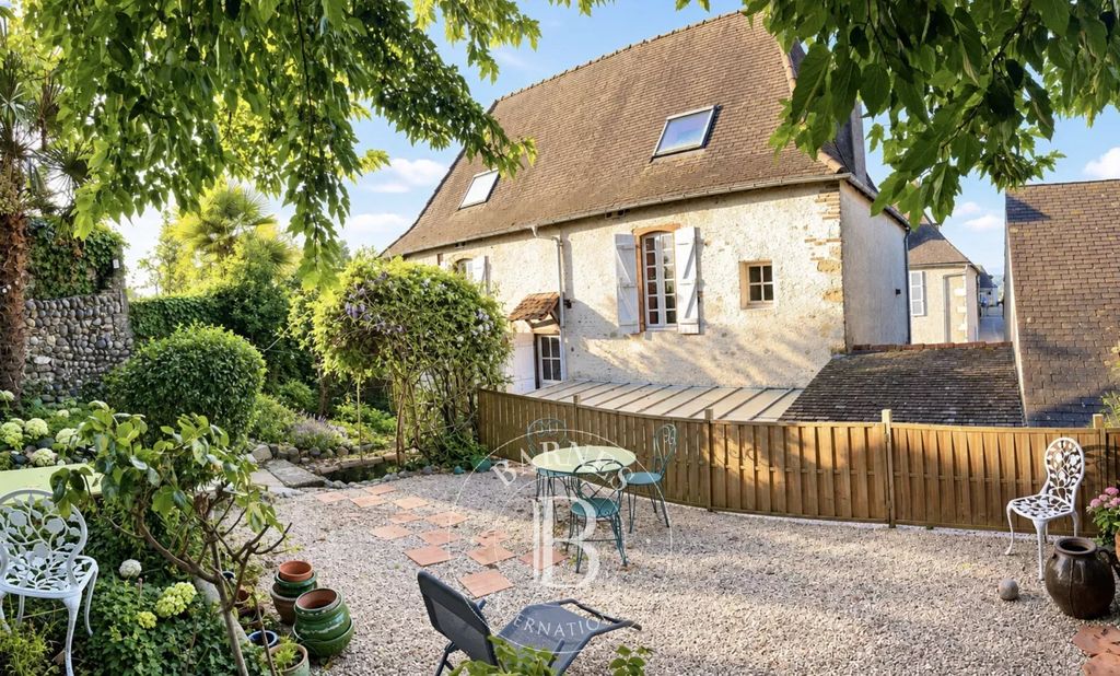 Property photo 2 of 12