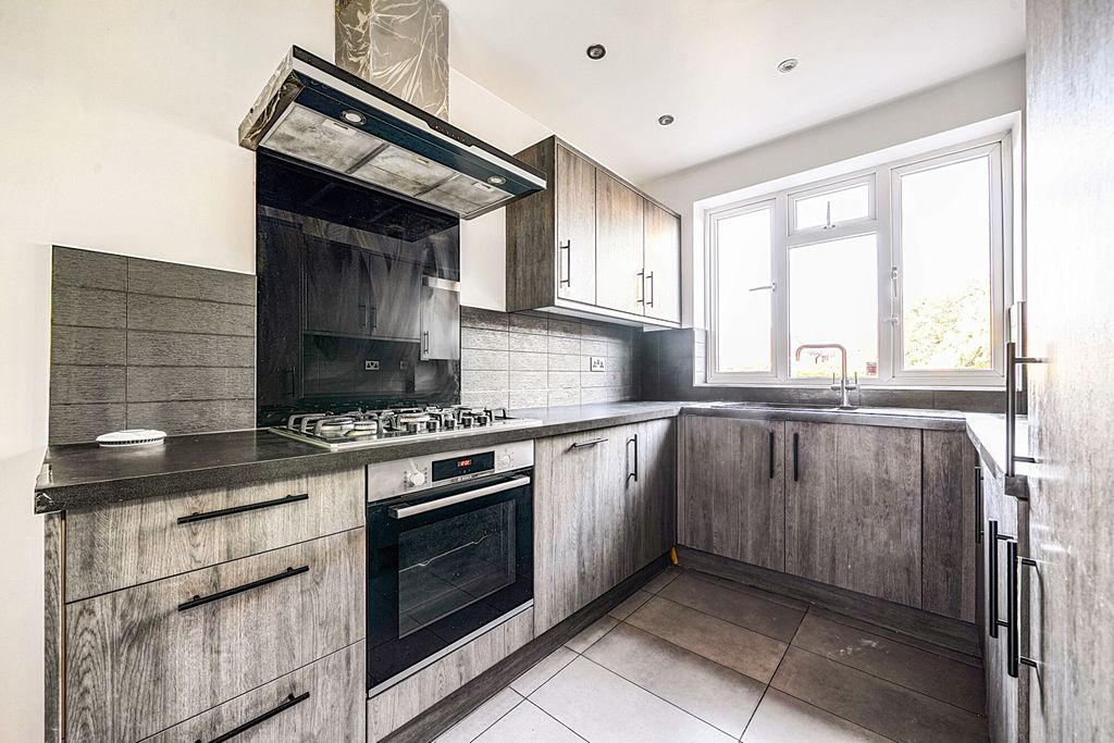 Property photo 3 of 21 1-6Acede6E88117-1...