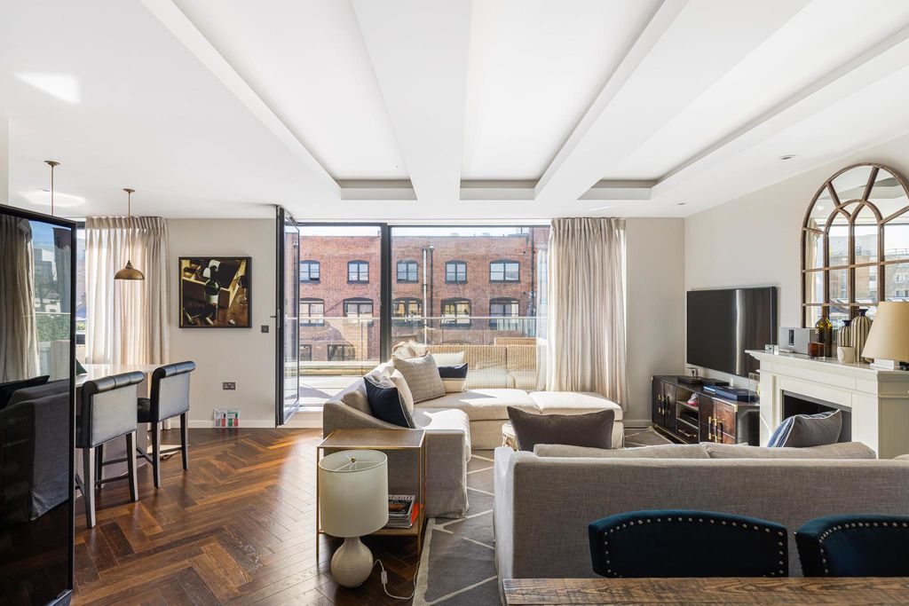 Property photo 1 of 17 Image