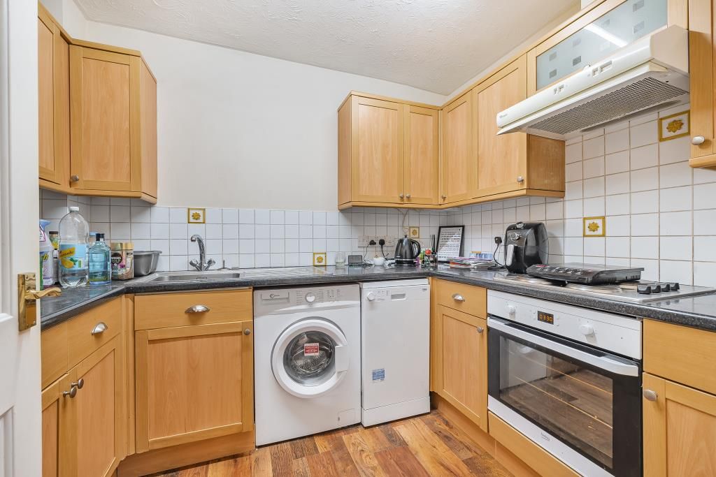 Property photo 2 of 9 Kitchen