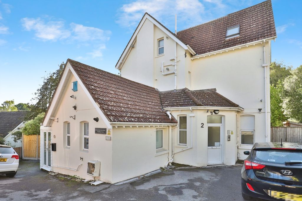 Property photo 1 of 11 Photo