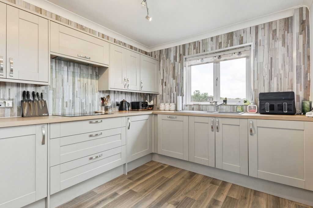 Property photo 2 of 19 Pbox-Img.Jpg
