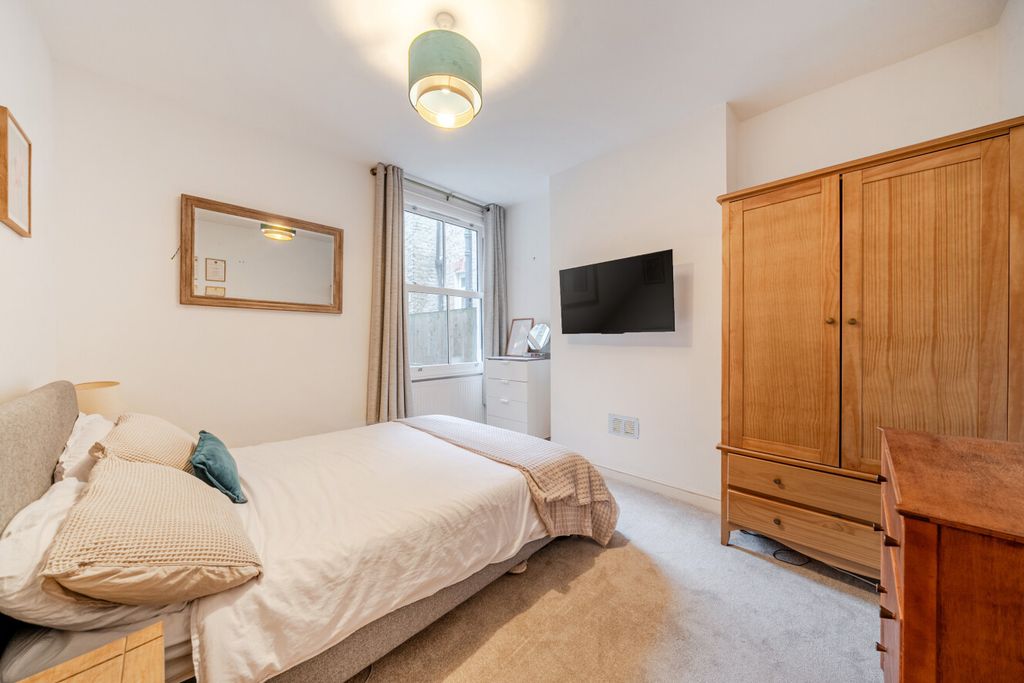 Property photo 2 of 12 1416229-6-6996E1d...