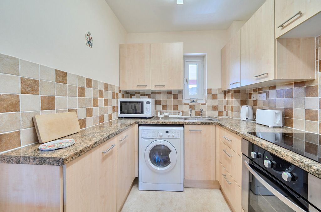 Property photo 3 of 20 1454350-20-69F1Cf...