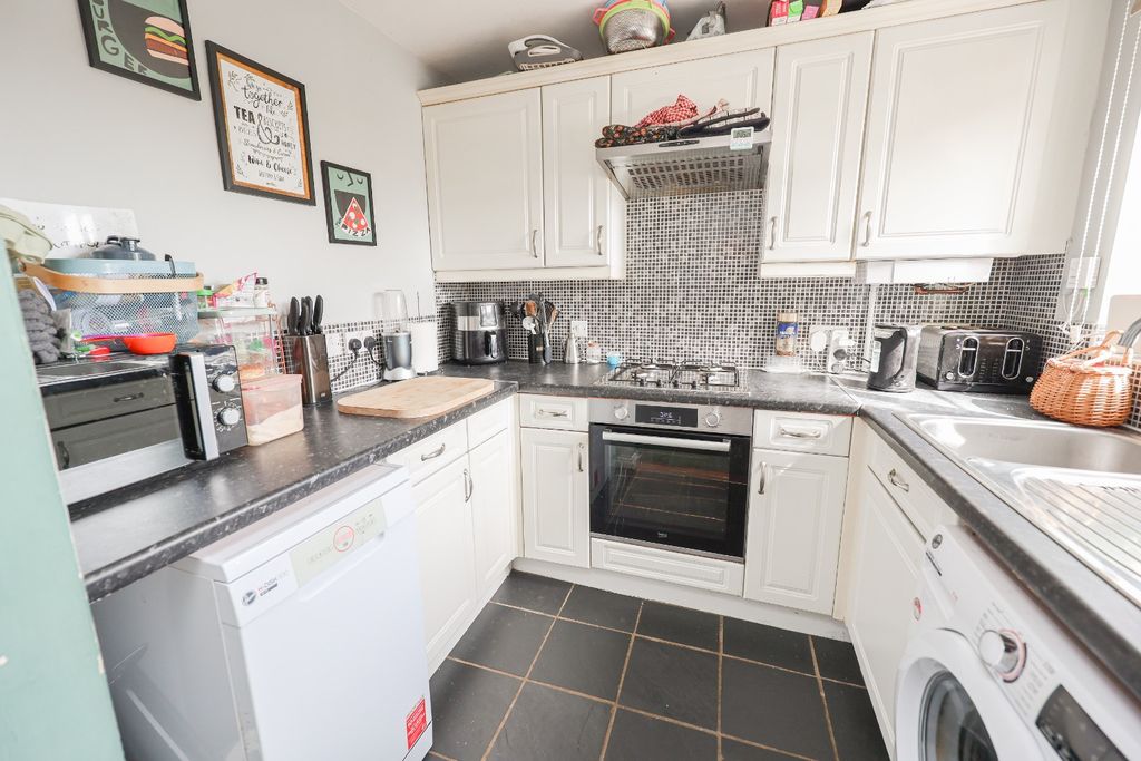 Property photo 2 of 12 4262072