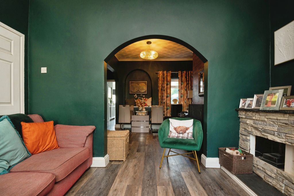 Property photo 3 of 13