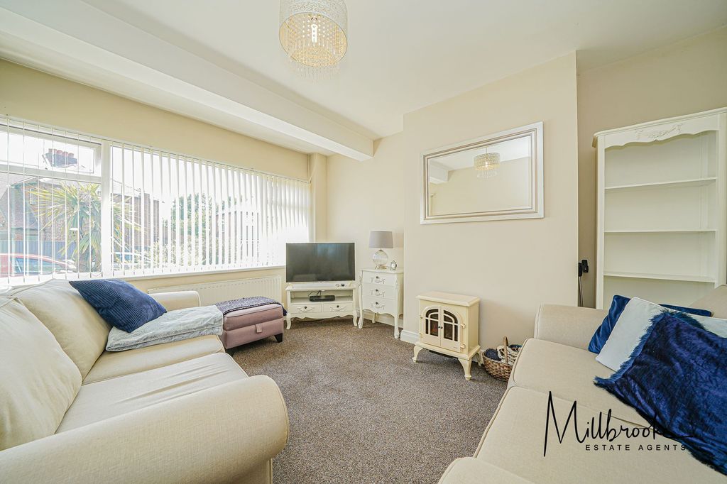 Property photo 2 of 26