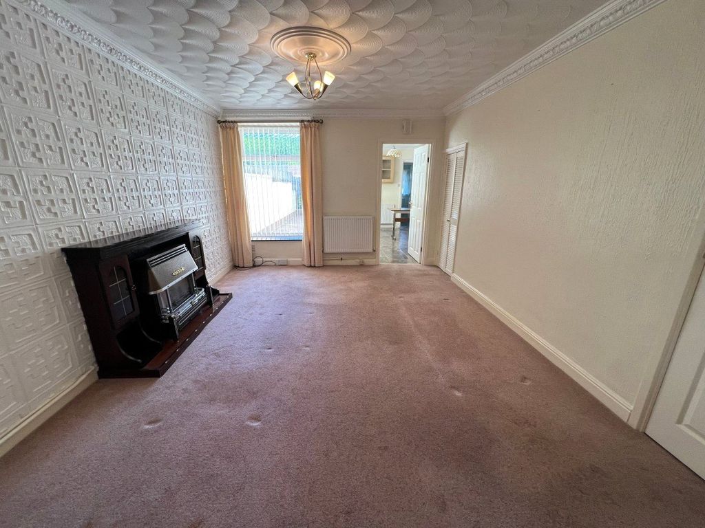 Property photo 2 of 16 Picture No. 13