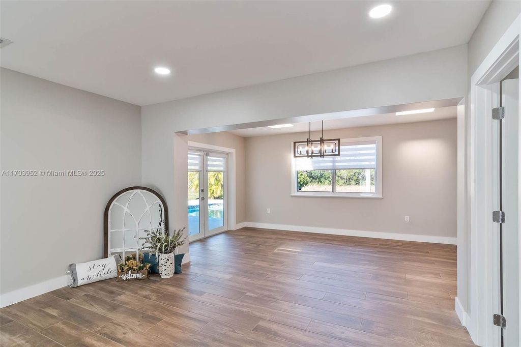 Property photo 3 of 33 <Alttext/>
