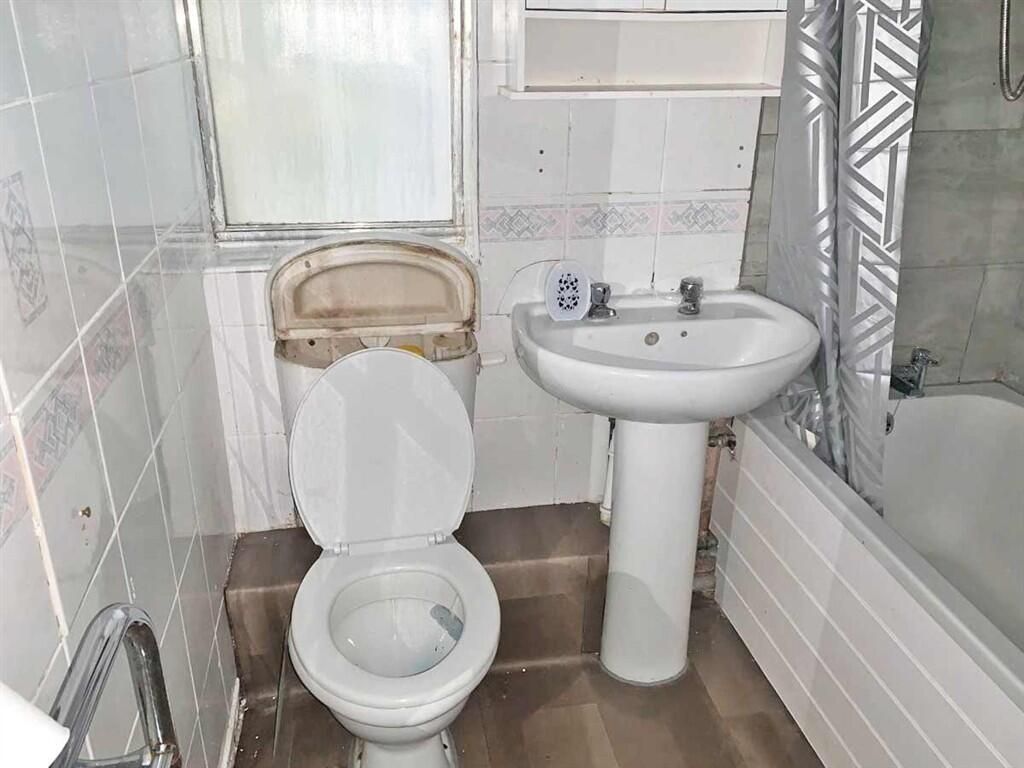 Property photo 3 of 4