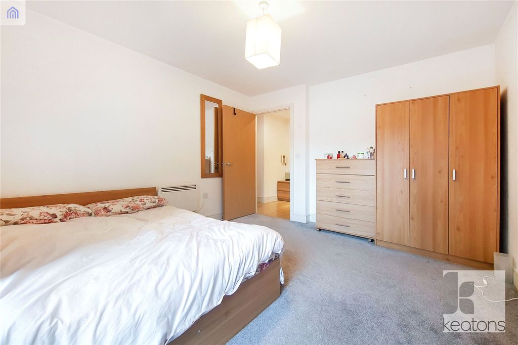 Property photo 3 of 10 Bedroom 1