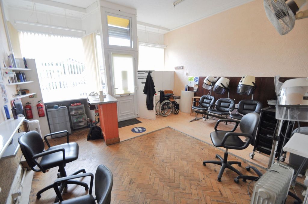Property photo 2 of 37