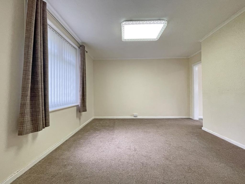 Property photo 3 of 18 Blandford Road 491 - Lounge.Jpg