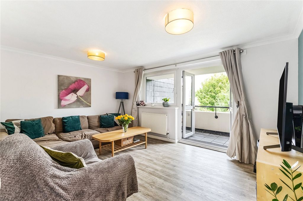 Property photo 3 of 14 Reception