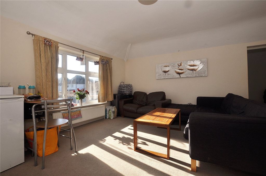 Property photo 3 of 6 Photo 03