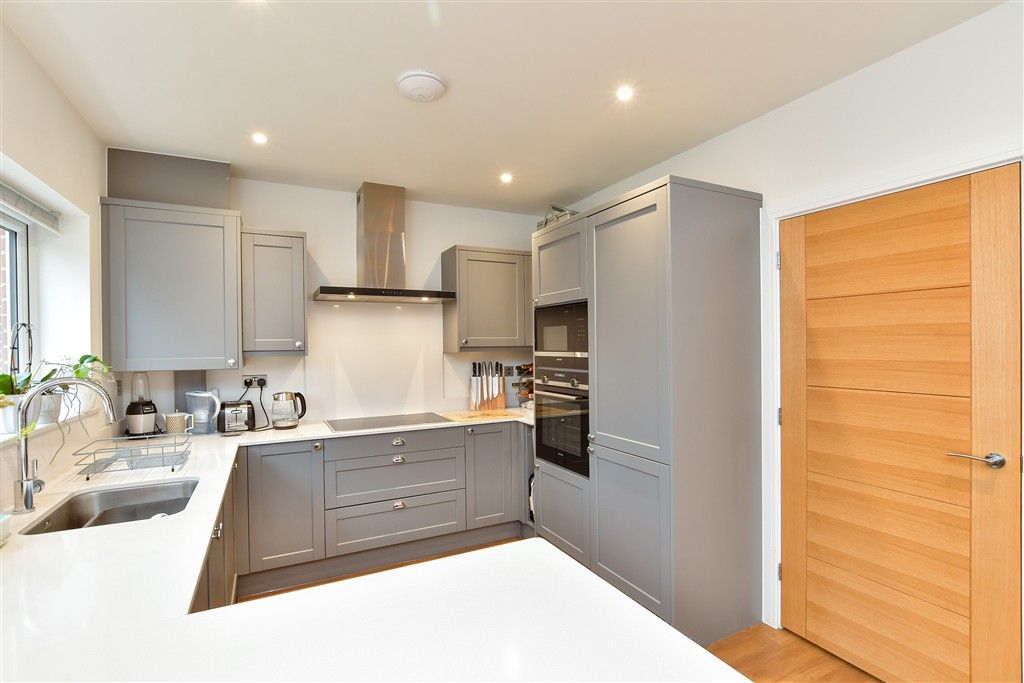 Property photo 3 of 14 Kitchen