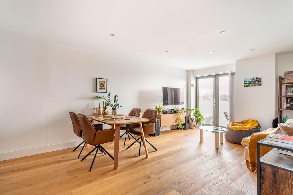 Property photo 3 of 17 Kingsway -1.Jpg