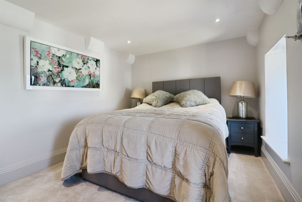 Additional image 12 of 3 bed flat for saleRest Bay, Porthcawl CF36