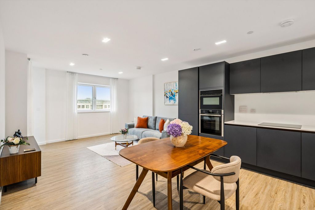 Property photo 2 of 10 Image