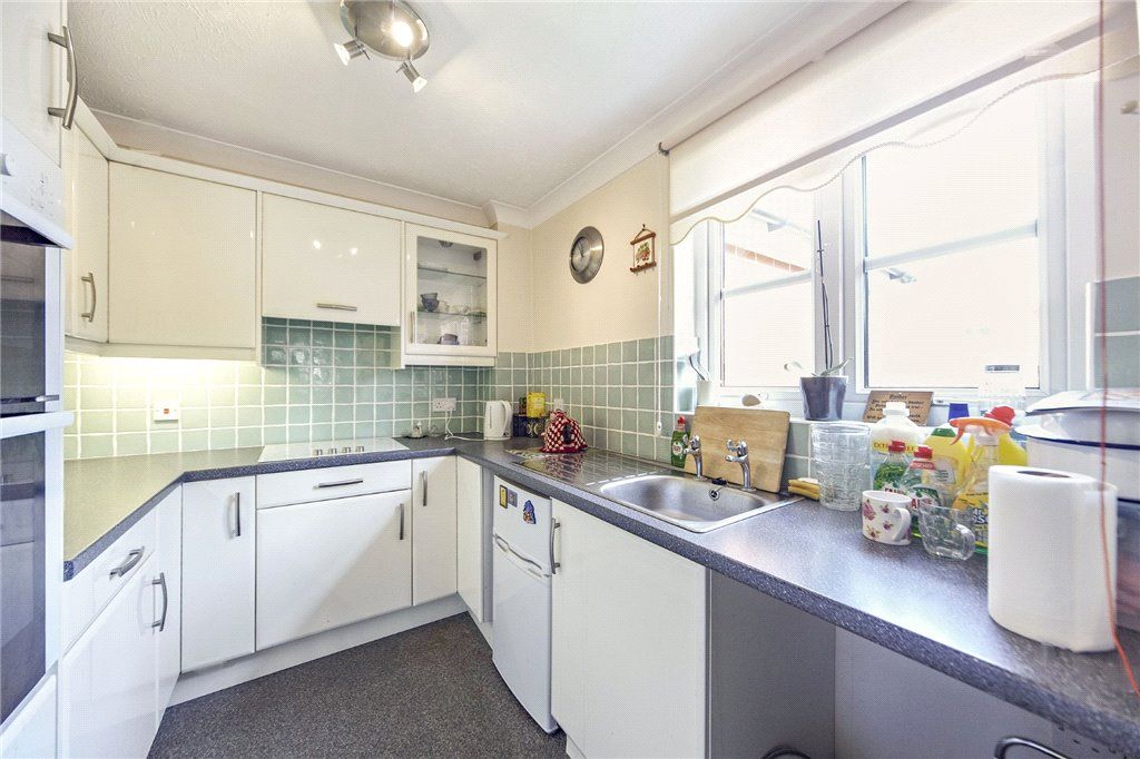 Property photo 2 of 10 Refitted Kitchen
