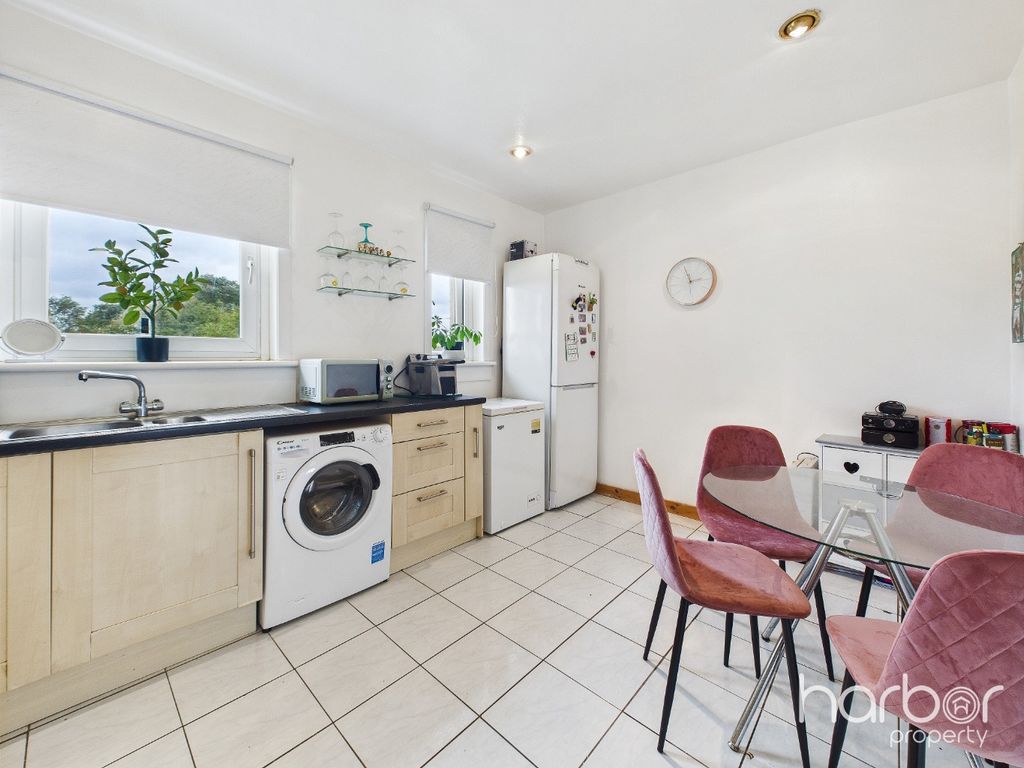 Property photo 3 of 18 4412998