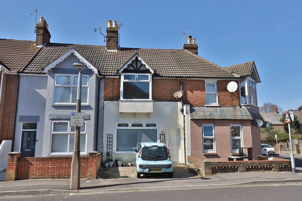 Property photo 2 of 12