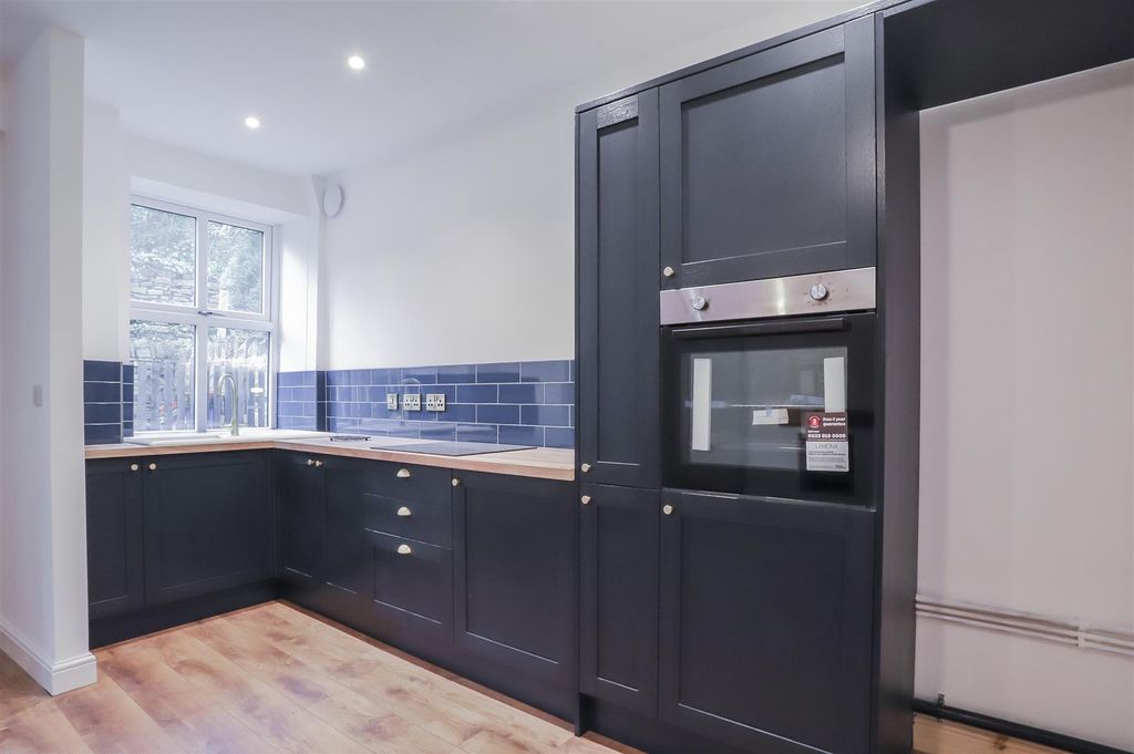 Property photo 2 of 23