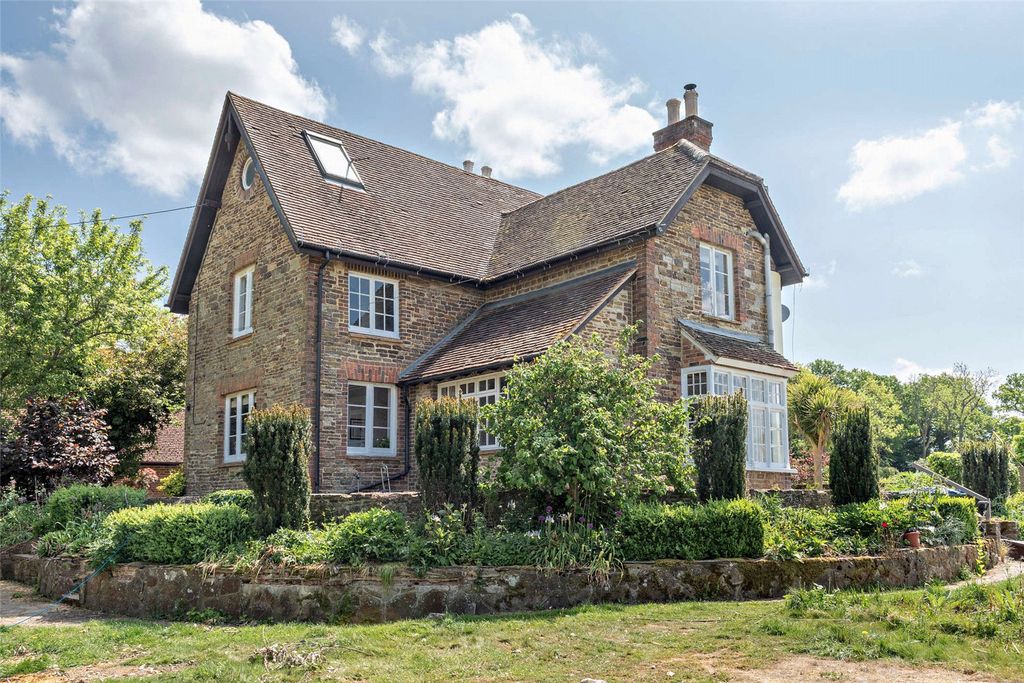 Property photo 1 of 20 Side External