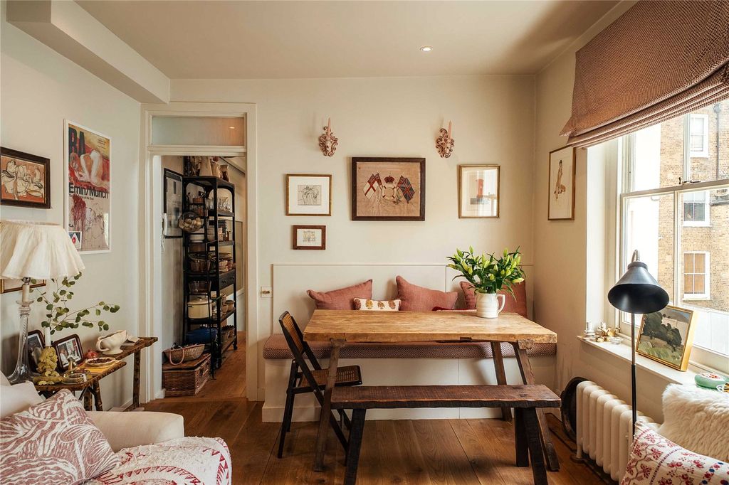 Property photo 1 of 9 Dining