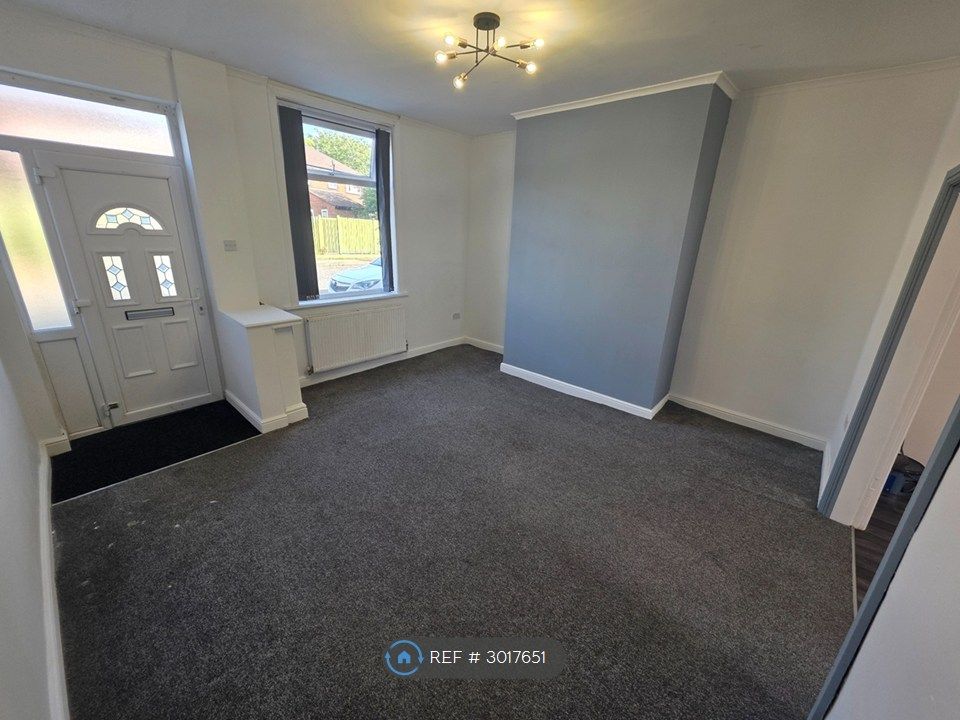 Property photo 2 of 12 Living Room